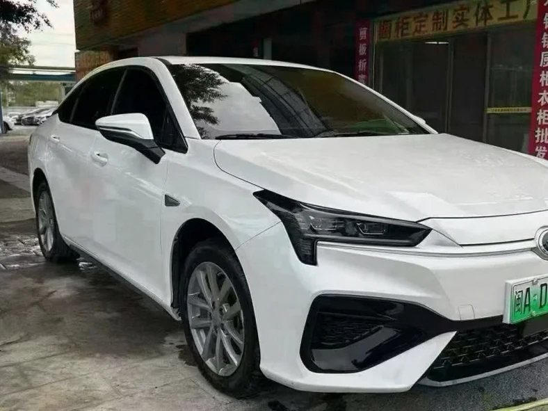 传祺埃安S580 正面外观三