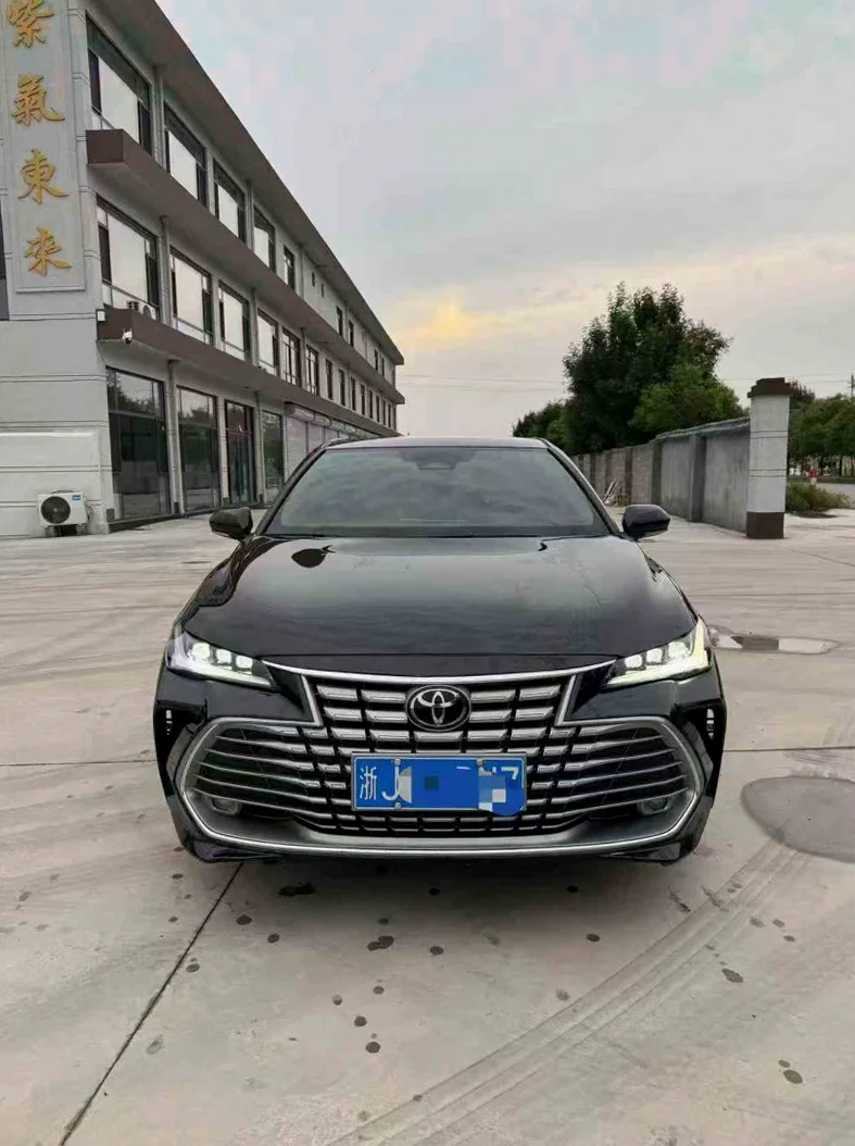 24年丰田亚洲龙2.0双擎豪华版