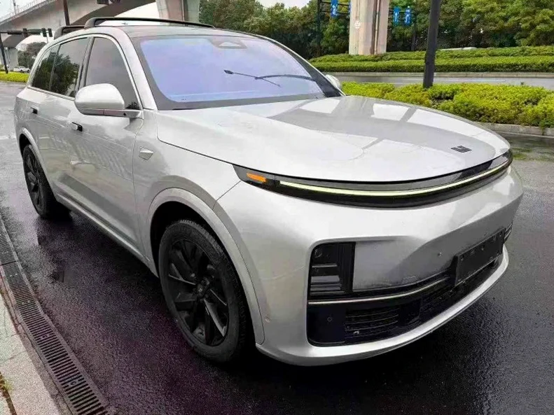 理想L7 正面外观三