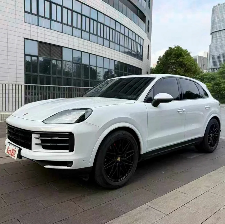 保时捷卡宴 正面外观三