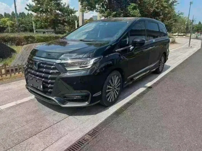 本田艾力绅 正面外观三