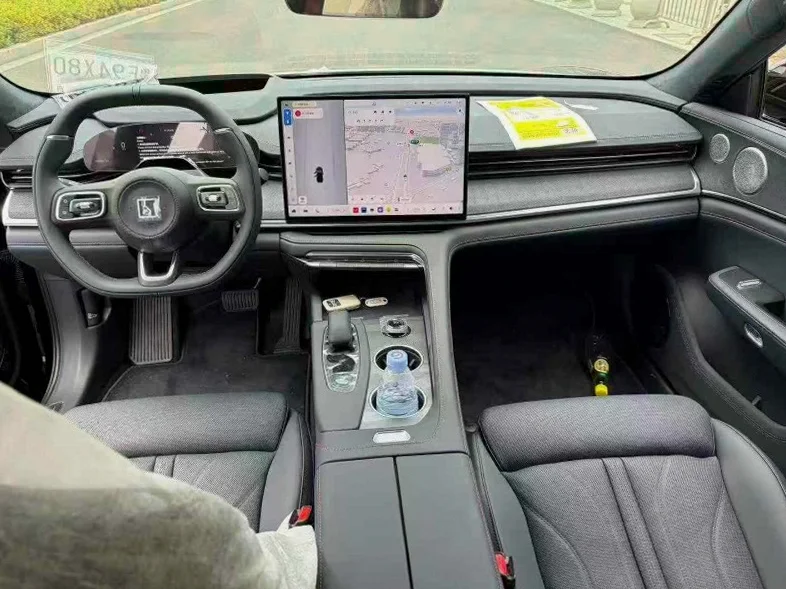 极氪汽车001 后面外观二