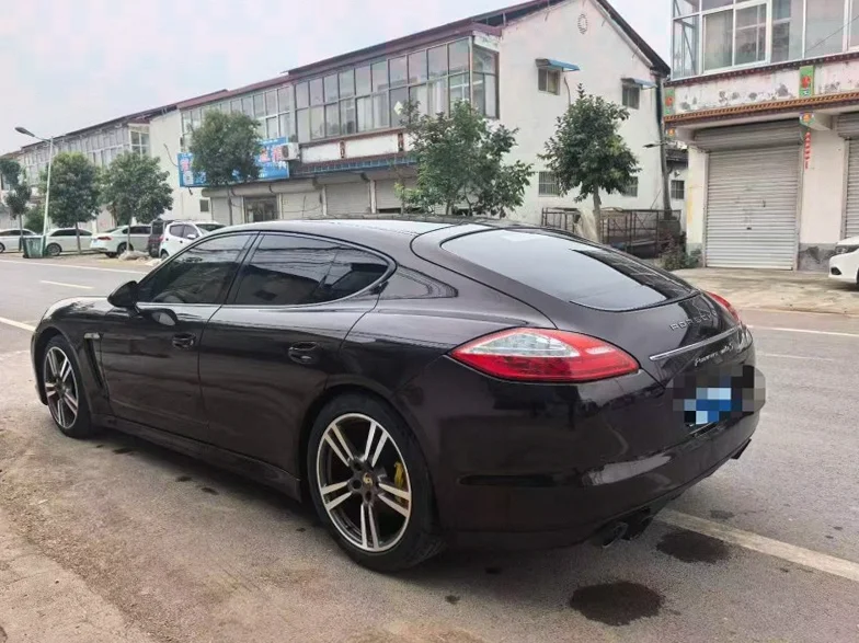 保时捷帕拉梅拉 内饰后排