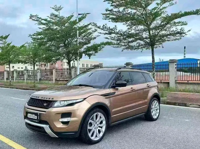 路虎极光 正面外观三