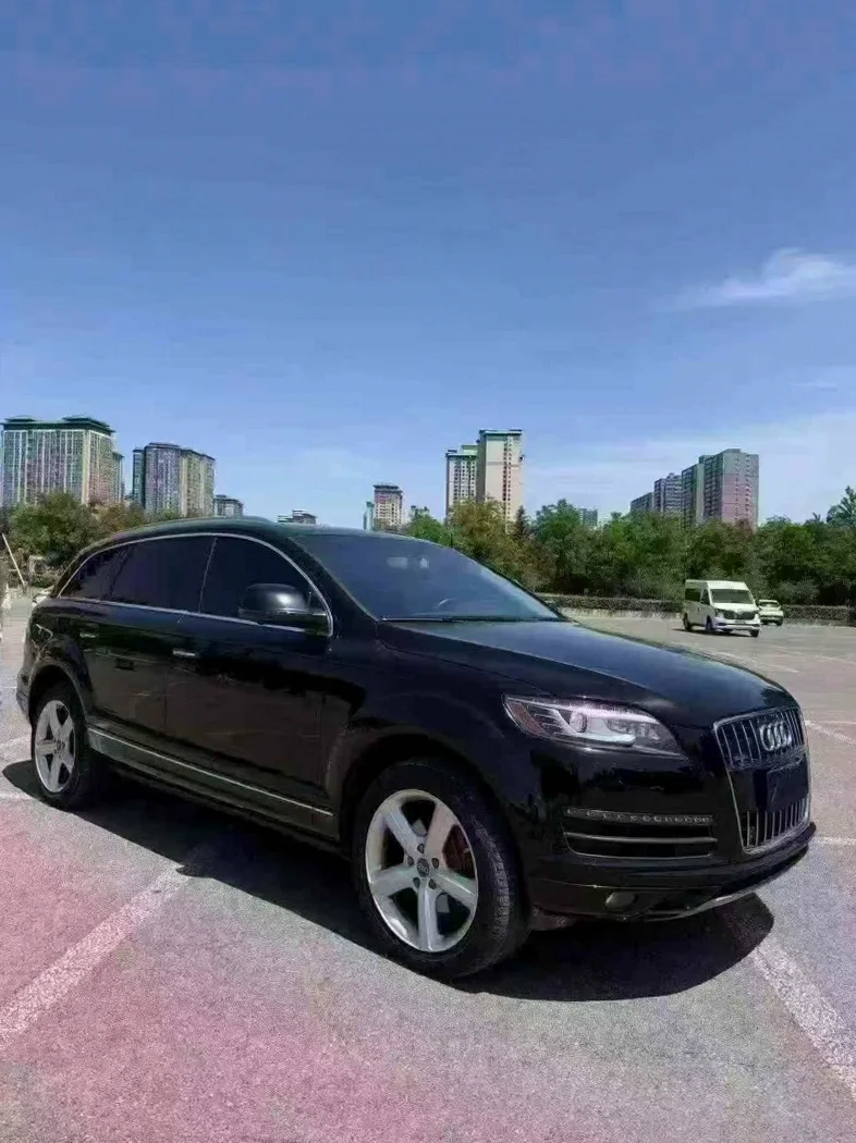 奥迪Q7 正面外观二