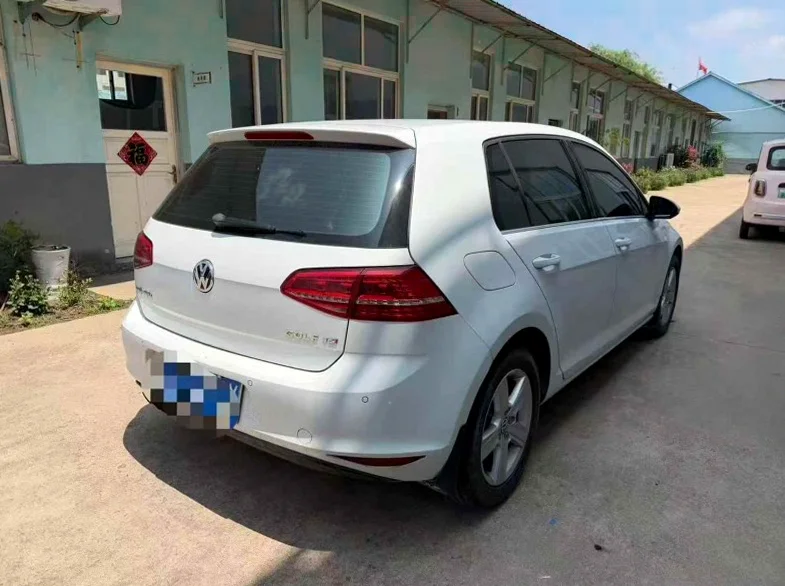 大众高尔夫 后面外观一