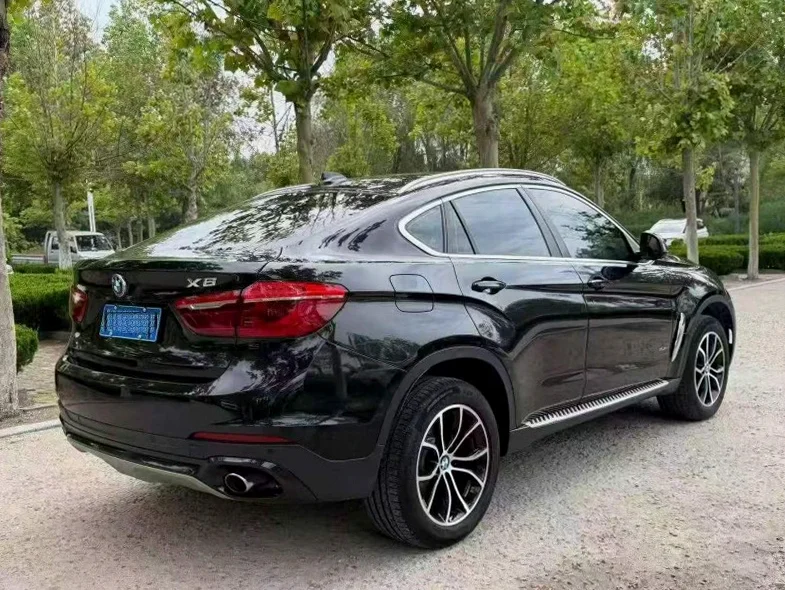 宝马X6 后面外观三