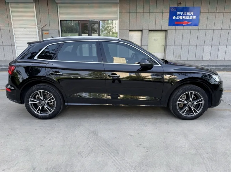 奥迪Q5 后面外观一