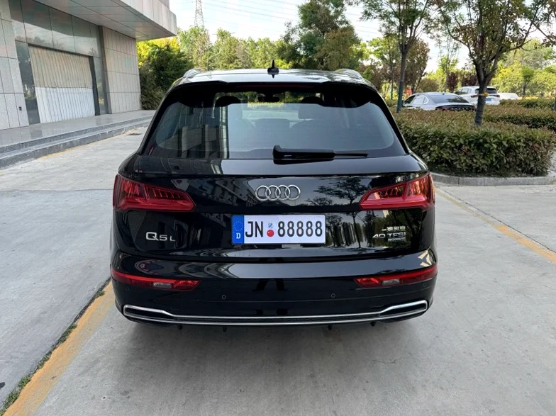 奥迪Q5 后面外观二