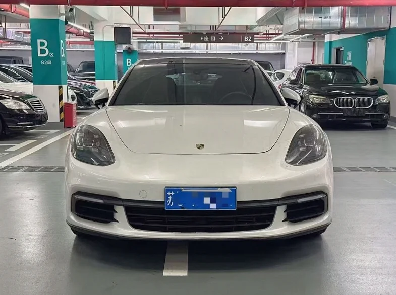 18年保时捷帕拉梅拉3.0T
