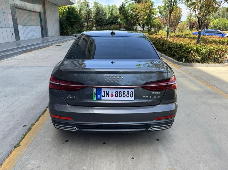 奥迪A6L 后面外观三