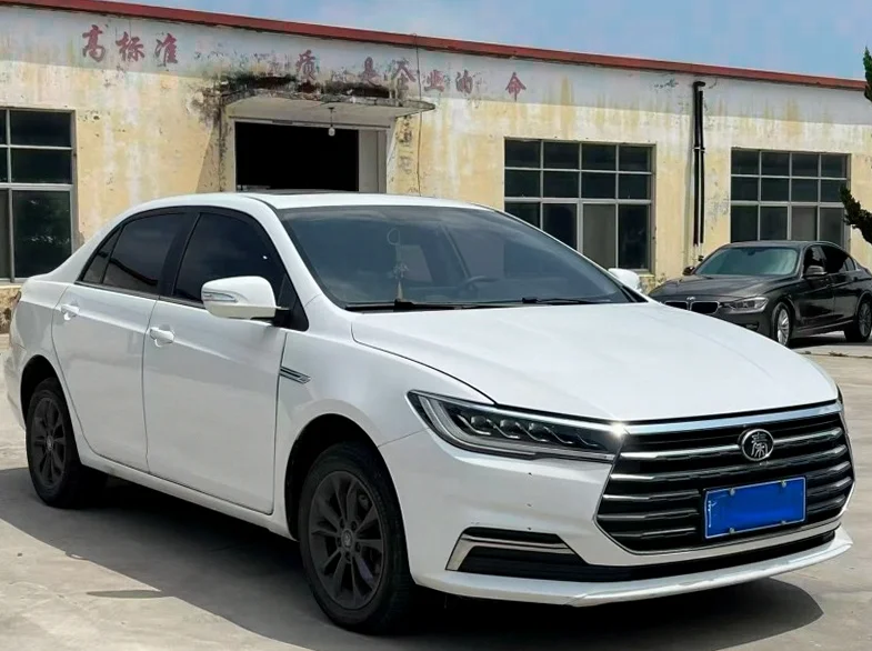 比亚迪秦 正面外观二
