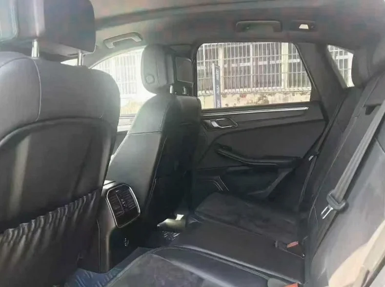 保时捷Macan 后面外观二