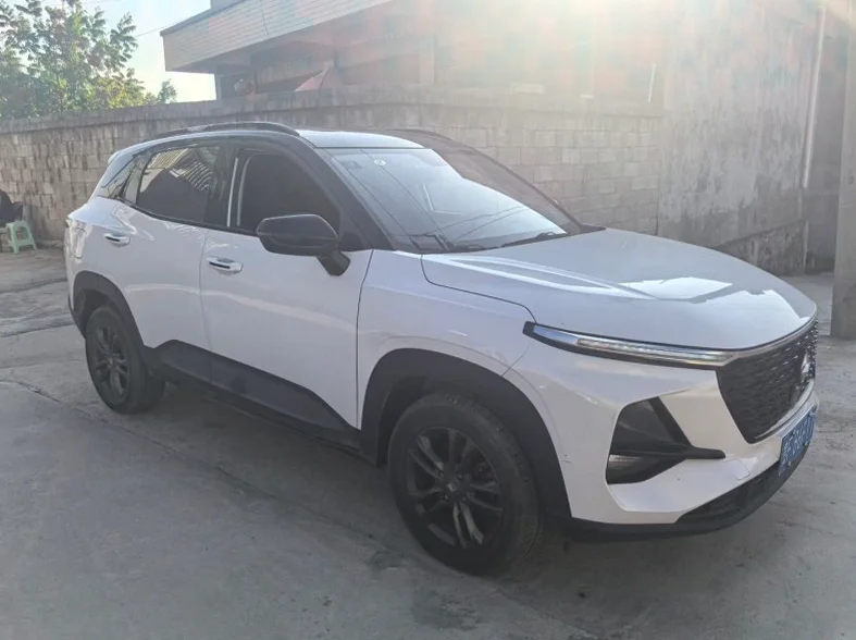 宝骏RS3 后面外观三