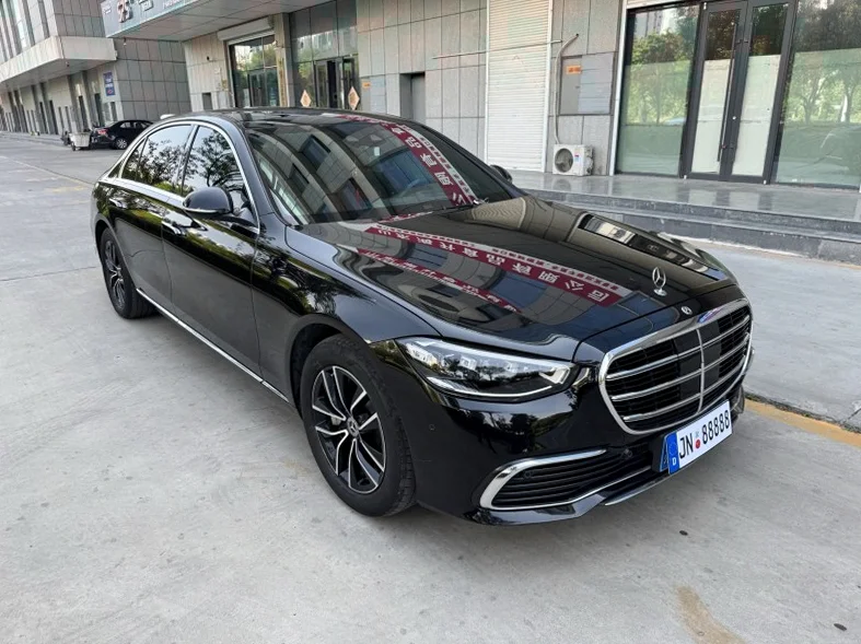 奔驰S 正面外观三