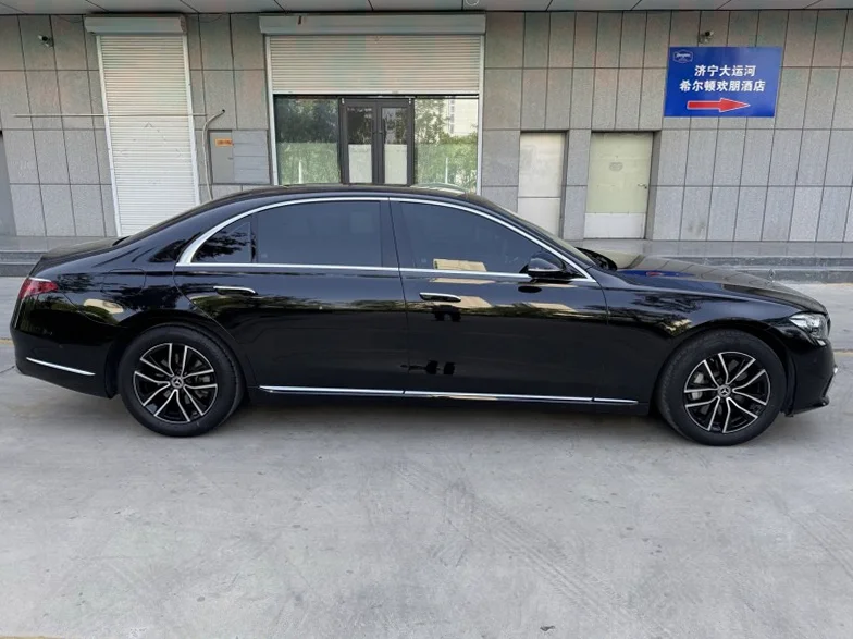 奔驰S 内饰前排