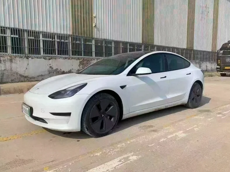 特斯拉MODEL 正面外观三