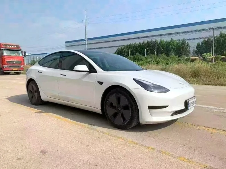 特斯拉MODEL 正面外观二