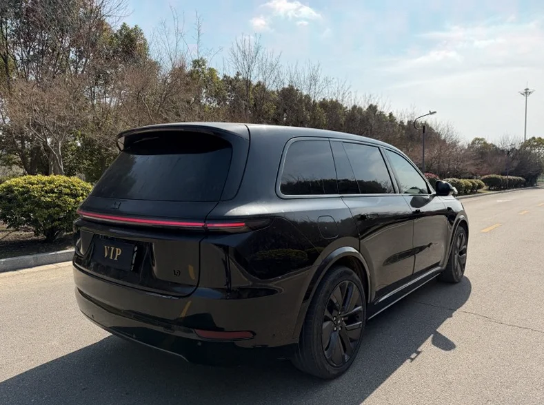 理想L9 后面外观二