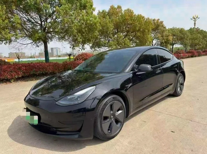 特斯拉MODEL 正面外观二