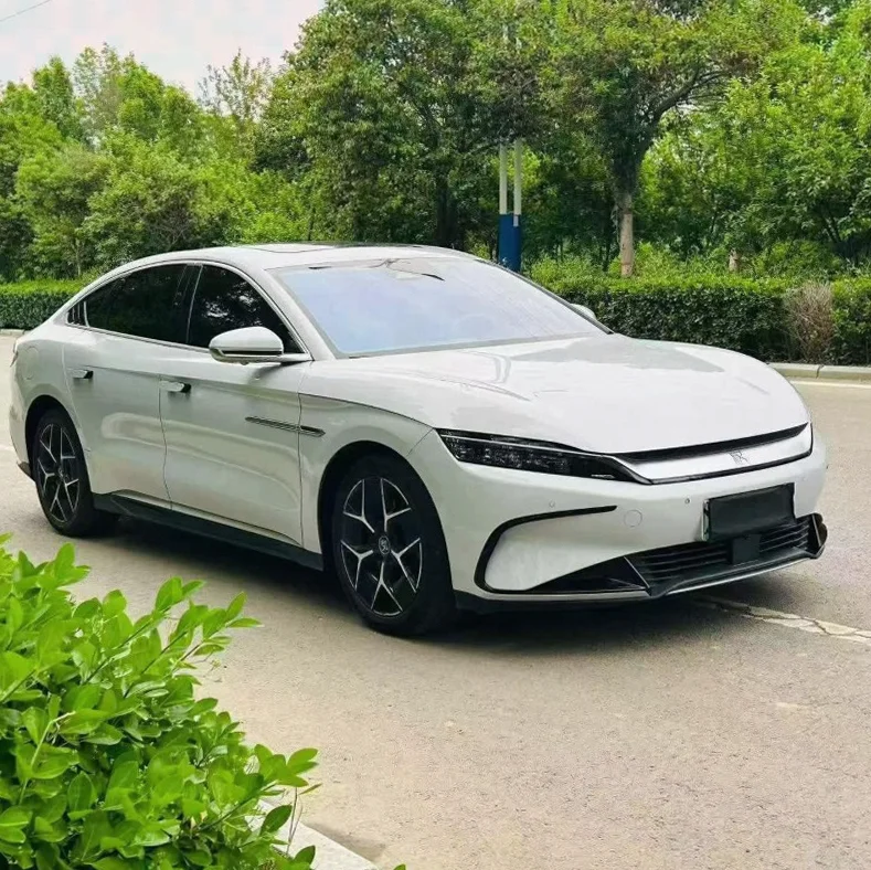 比亚迪汉 正面外观二