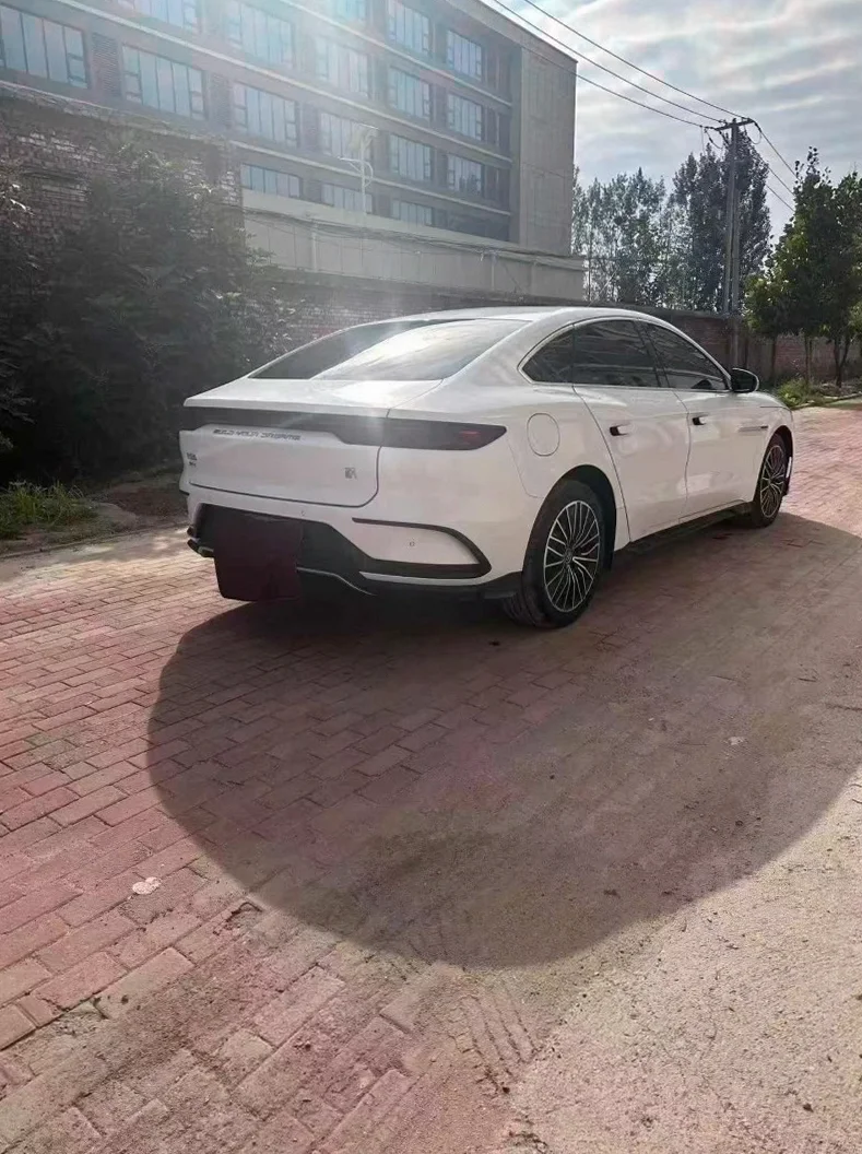 比亚迪汉 内饰前排