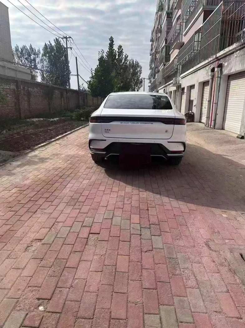 比亚迪汉 驾驶室