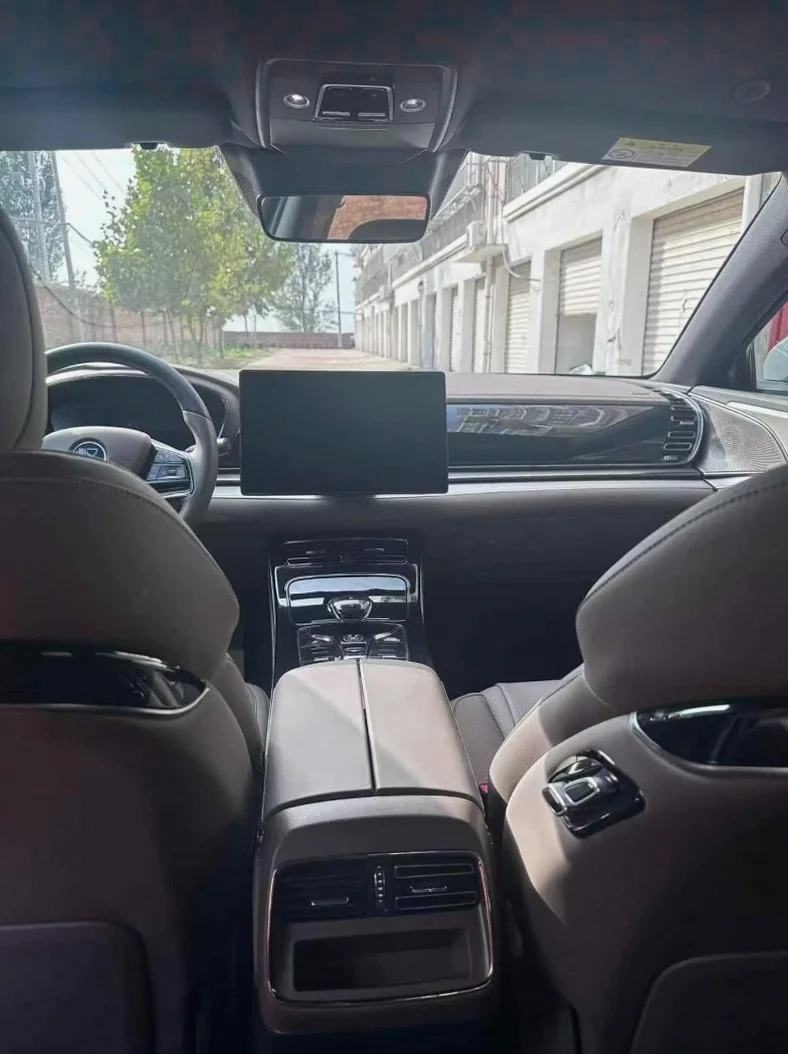 比亚迪汉 后面外观一