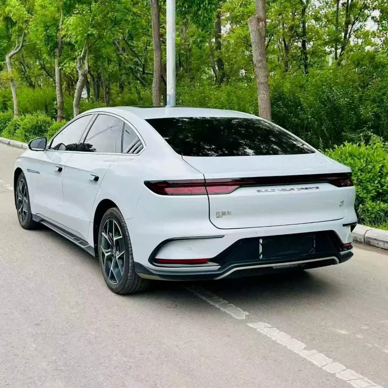 比亚迪汉 驾驶室
