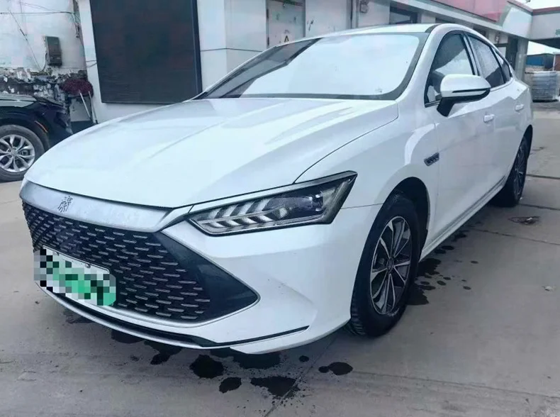 比亚迪秦 正面外观三