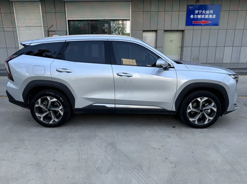 吉利博越 驾驶室
