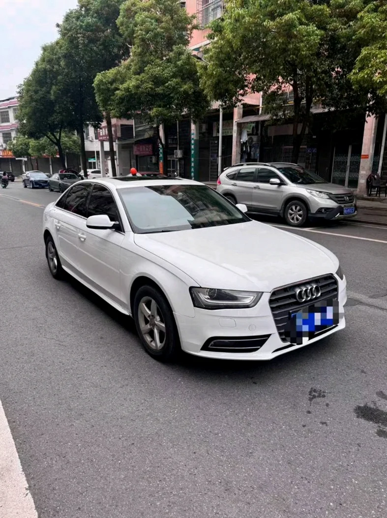 奥迪A4L 正面外观三