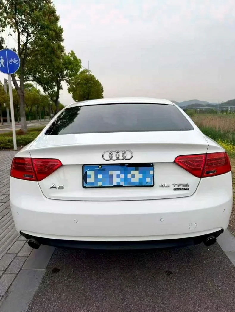 奥迪A5 驾驶室