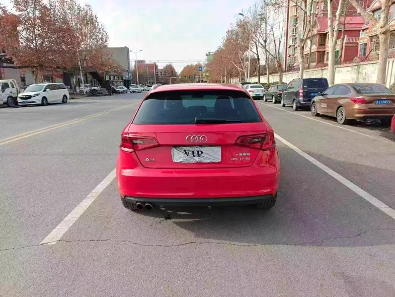 奥迪A3 后面外观一