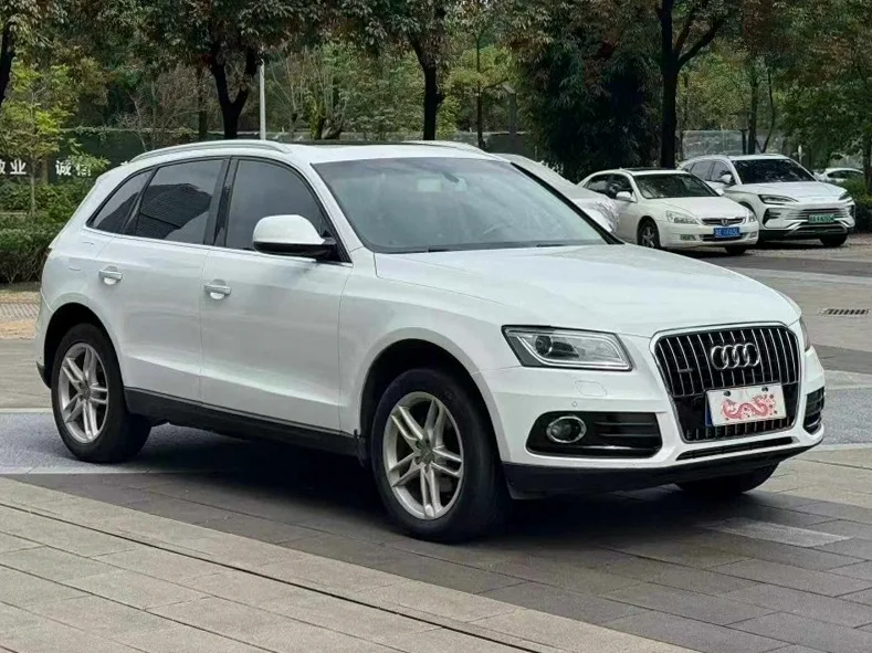 奥迪Q5 正面外观三