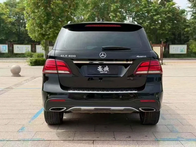 奔驰GLS 驾驶室