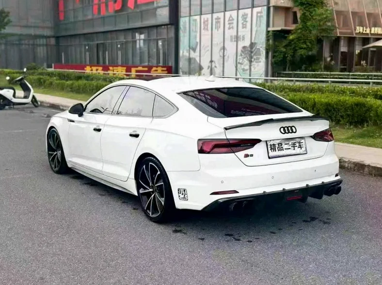 奥迪A5 后面外观三