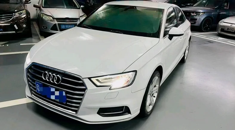 奥迪A3 后面外观二