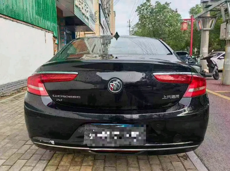 别克君越 内饰后排