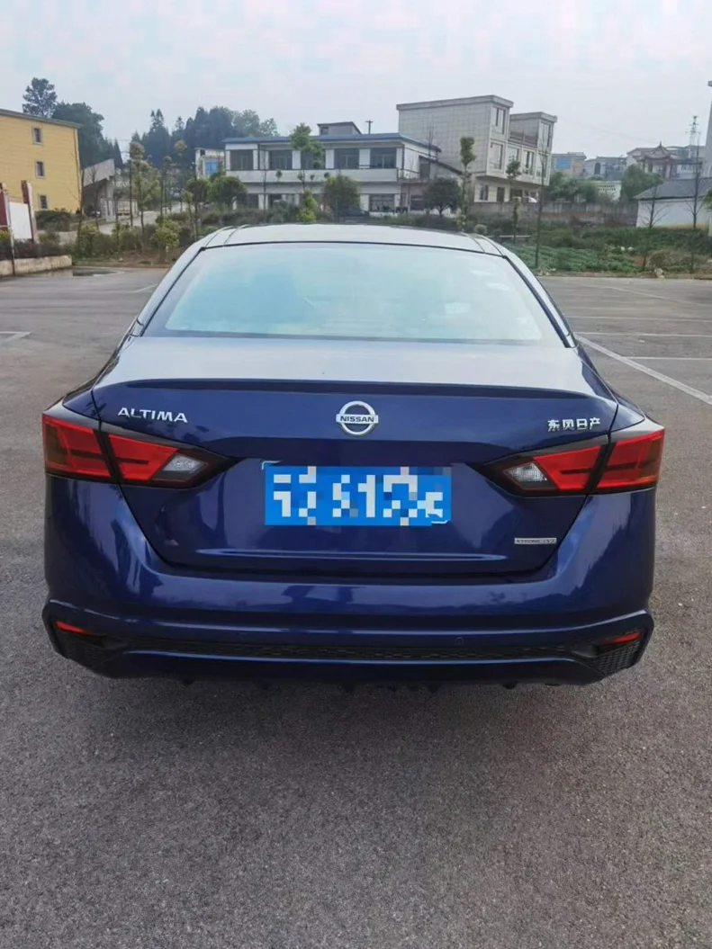 日产天籁 后面外观三
