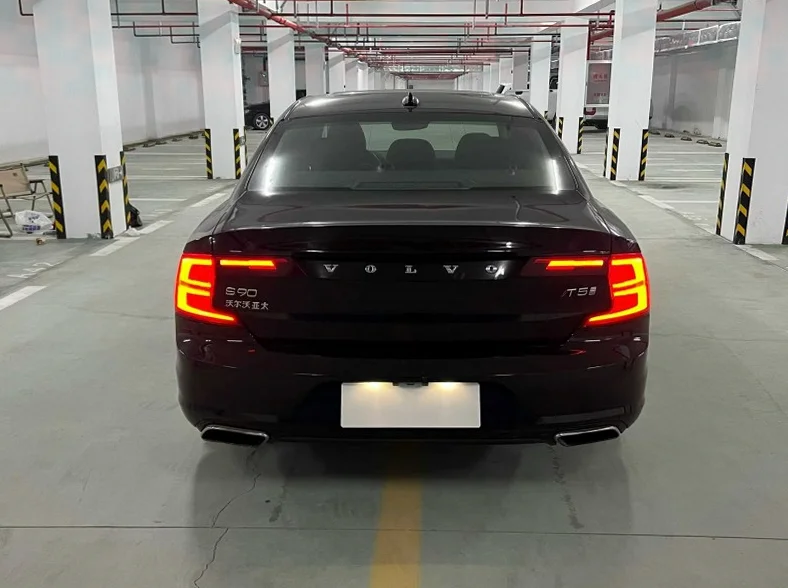 沃尔沃S90 驾驶室