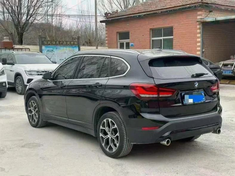 X1宝马 后面外观三