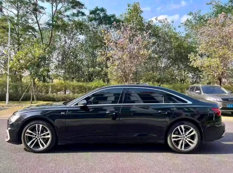 奥迪A6L 后面外观一