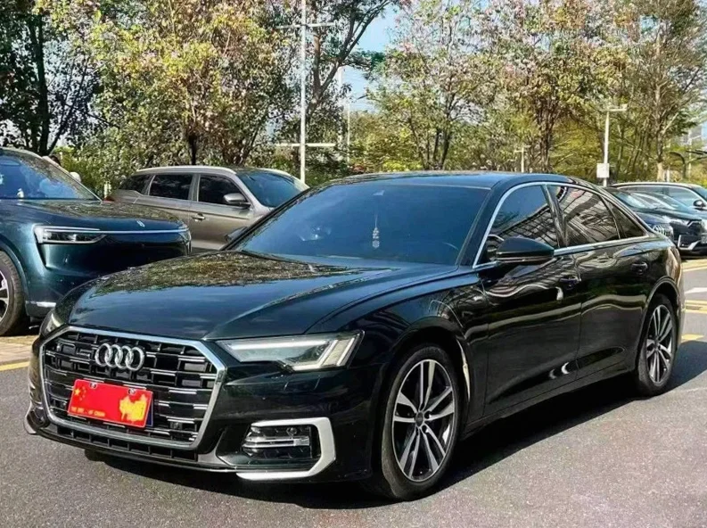 奥迪A6L 正面外观三