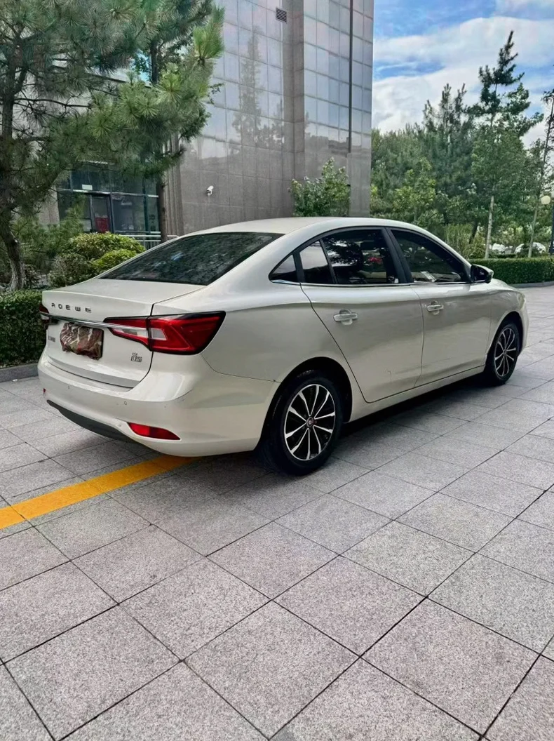 荣威i5 后面外观三