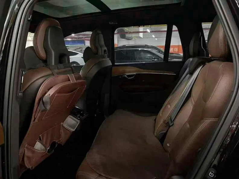 沃尔沃XC90 驾驶室