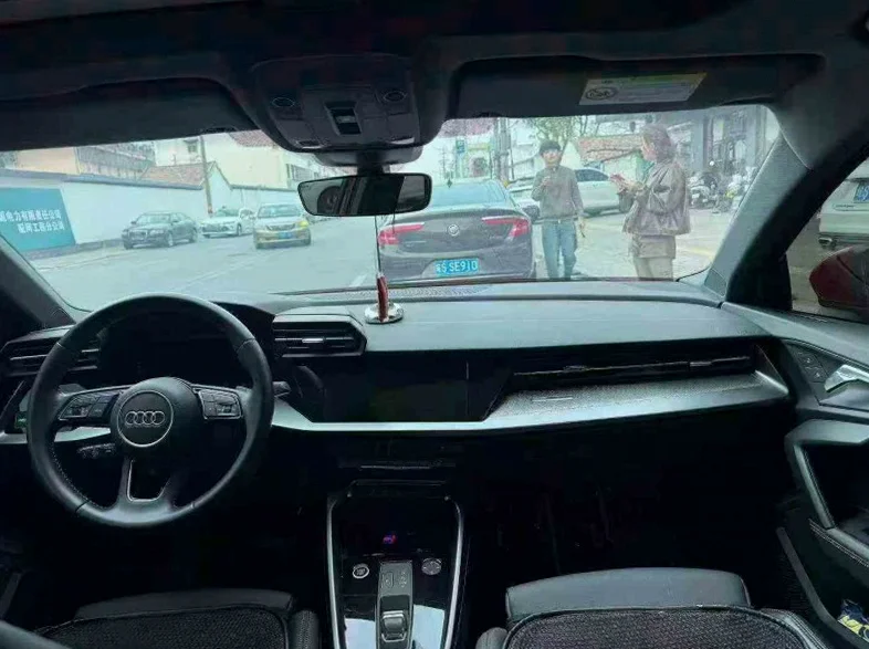 奥迪A3 后面外观一