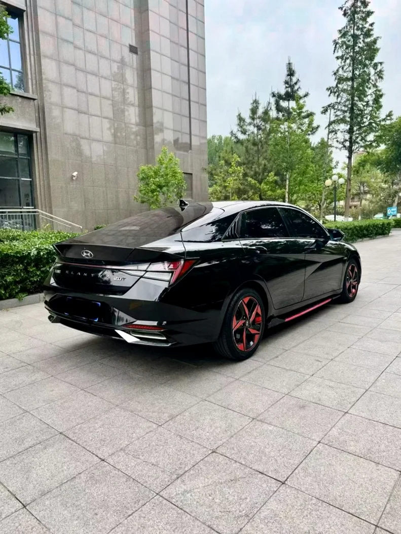 现代伊兰特 后面外观三
