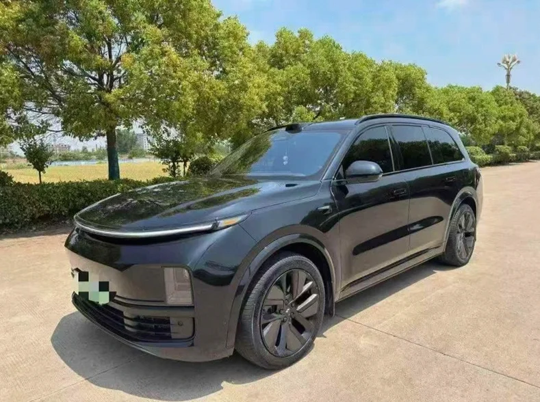 理想L9 正面外观二