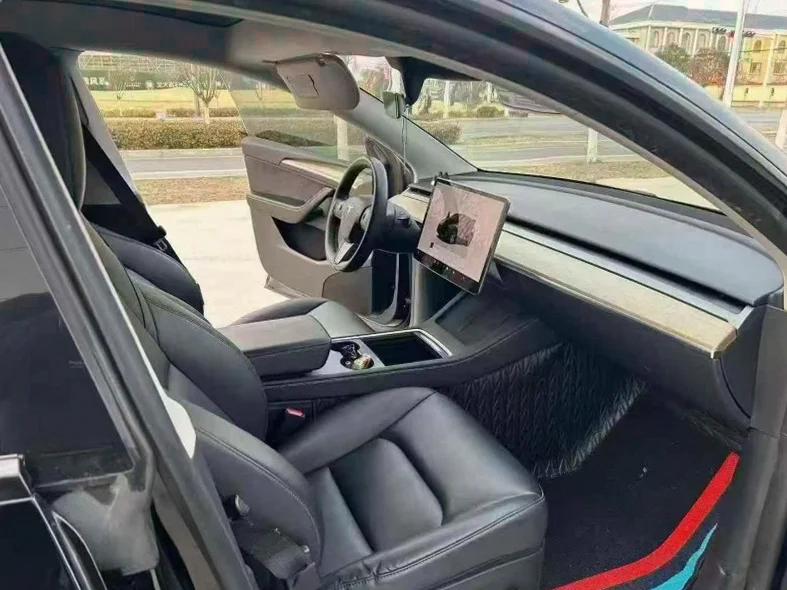 特斯拉MODEL 后面外观一